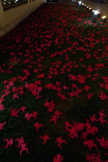 ?
2010年，《降吉祥》行為在上海喜馬拉雅中心實施。

