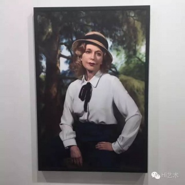 Cindy Sherman一如既往的講笑話,而且講的都是一些沒有笑點讓人不安的冷笑話。
Cindy Sherman一如既往的講笑話,而且講的都是一些沒有笑點讓人不安的冷笑話。