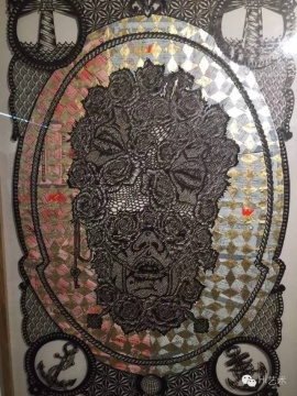 
巴塞爾藝博會主場之外，另有幾個平行藝博會，其中Scope算是規(guī)模較大的一個，基本都是中小畫廊為主，空間敞亮，價格接地氣，看起來不累。

