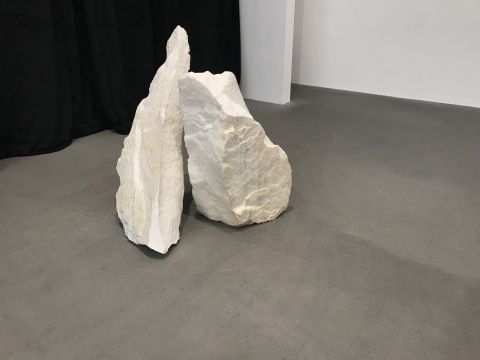 曹雨麥勒首展,我有水蛇腰,還有大長腿 曹雨麥勒首展,我有水蛇腰,還有大長腿