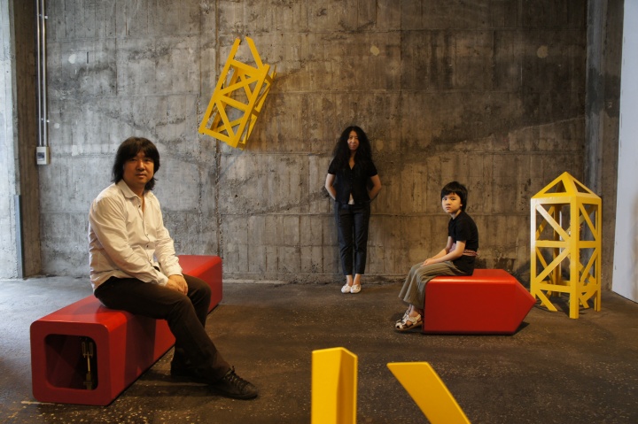 2013年此禮物在日本橫濱三年展上展出,宋兒睿作為收藏者被邀請前往參加開幕活動。
2013年此禮物在日本橫濱三年展上展出,宋兒睿作為收藏者被邀請前往參加開幕活動。