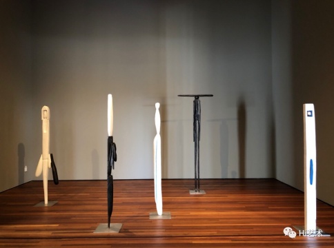 “路易絲·布爾喬亞：永恒的絲線” 松美術館展覽現場圖，攝影：羅穎
