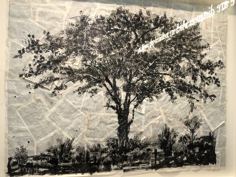 南非藝術家威廉·肯特里奇(William Kentridge) 《為等待西貝勒女神而繪畫(孤樹)》 2019 米蘭和那不勒斯的Lia Rumma畫廊
南非藝術家威廉·肯特里奇(William Kentridge) 《為等待西貝勒女神而繪畫(孤樹)》 2019 米蘭和那不勒斯的Lia Rumma畫廊