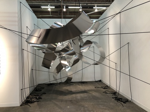 來自斯德哥爾摩的畫廊帶來年輕女藝術家Liva Isakson Lundin的作品《Hold Sway》
來自斯德哥爾摩的畫廊帶來年輕女藝術家Liva Isakson Lundin的作品《Hold Sway》