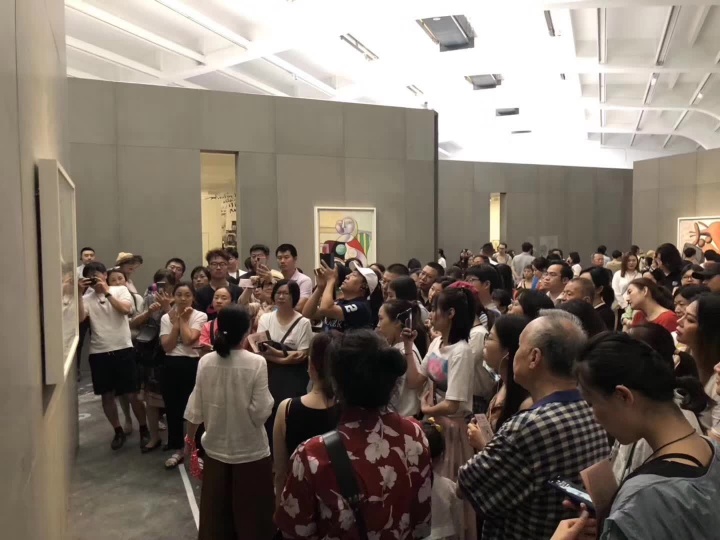 轟動一時的畢加索大展“一位天才的誕生”，
陳阿姨也因此為百人團導覽過。

 
