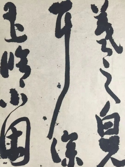 弧線、點、直線,他在畫布上重復了二十年 弧線、點、直線,他在畫布上重復了二十年