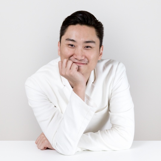 Uli Huang
貝浩登上海與香港資深總監
