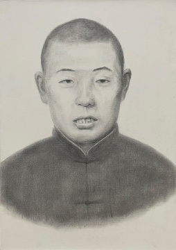 《母親三部曲-桂花尋去月輪移II-0014-被焚毀的肖像》57x41cm  鉛筆，紙本繪畫 2022