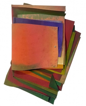 金大偉《無(wú)題F230523》，帆布、丙烯顏料、銅扣，
60x50x18 cm (尺寸可變）， 2022-2023

