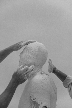 《隔膜》創(chuàng)作過(guò)程 1995
?藝術(shù)
《隔膜》創(chuàng)作過(guò)程 1995
?藝術(shù)