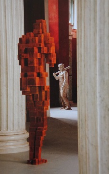 安東尼·葛姆雷《依然站立》展覽現(xiàn)場(chǎng),
2011年9月至2012年1月
俄羅斯圣彼得堡冬宮博物館
?藝術(shù)家
安東尼·葛姆雷《依然站立》展覽現(xiàn)場(chǎng),
2011年9月至2012年1月
俄羅斯圣彼得堡冬宮博物館
?藝術(shù)家