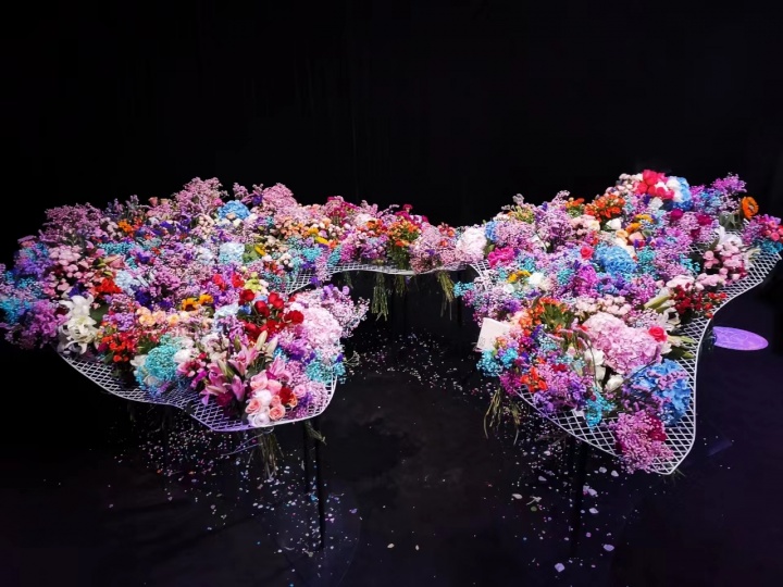 吳文博藝術裝置作品“花丨河丨島”
吳文博藝術裝置作品“花丨河丨島”