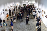 三影堂攝影藝術中心呈現(xiàn)“永久的當下：斯蒂芬·肖爾回顧展”，通過327幅作品與美國當代攝影大師深度交流,斯蒂芬·肖爾