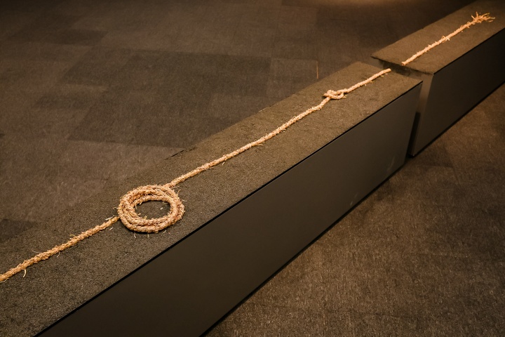 沈少民個(gè)展“米:吃進(jìn)胃里的詩歌”
嘉源海美術(shù)館展覽現(xiàn)場(chǎng)
沈少民個(gè)展“米:吃進(jìn)胃里的詩歌”
嘉源海美術(shù)館展覽現(xiàn)場(chǎng)