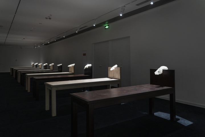 阿布拉莫維奇:能量轉(zhuǎn)換
上海藝倉美術(shù)館展覽現(xiàn)場
阿布拉莫維奇:能量轉(zhuǎn)換
上海藝倉美術(shù)館展覽現(xiàn)場