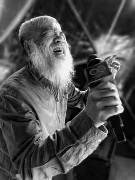 張駿-《2023年瀘州，李津》57x44.5cm 攝影2023年

