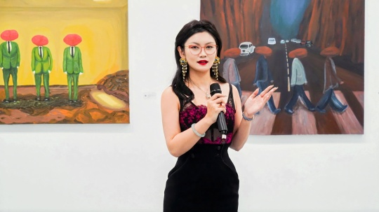出品人 李若姮女士
獨(dú)立藝術(shù)家、策展人、亙畫廊創(chuàng)始人
出品人 李若姮女士
獨(dú)立藝術(shù)家、策展人、亙畫廊創(chuàng)始人