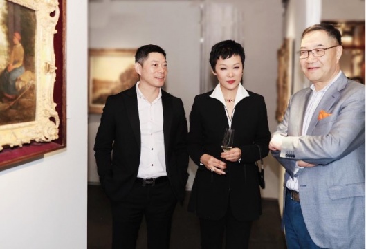 創始人簡Jennifer與新世界集團執行董事王月青先生、愛馬仕大中華區總裁曹偉明先生
創始人簡Jennifer與新世界集團執行董事王月青先生、愛馬仕大中華區總裁曹偉明先生