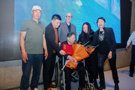 中國文聯終身成就獎得主肖峰捐贈畢生力作,杭州再添文化新地標 中國文聯終身成就獎得主肖峰捐贈畢生力作,杭州再添文化新地標
