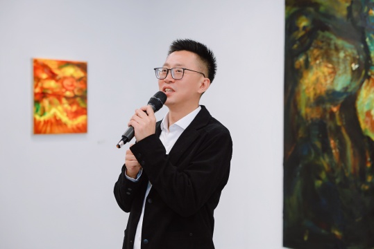 李征
亙畫廊主理人
李征
亙畫廊主理人