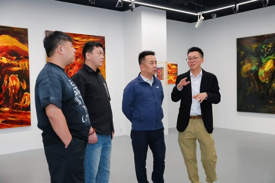「破夜—高人杰個展」在亙畫廊正式啟幕,一場在邊緣地帶燃燒的靈魂試煉 「破夜—高人杰個展」在亙畫廊正式啟幕,一場在邊緣地帶燃燒的靈魂試煉