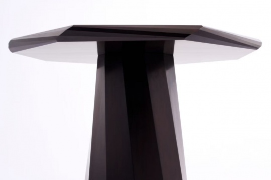 華雍，旋轉(zhuǎn)高桌，紫光檀，600 x 600 x 700mm，2025

