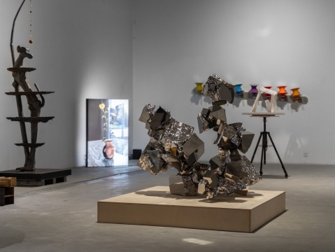 山中天藝術中心新展“雕塑小史”:打破線性時間的束縛,讓不同時代的雕塑作品展開對話 山中天藝術中心新展“雕塑小史”:打破線性時間的束縛,讓不同時代的雕塑作品展開對話