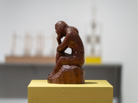 《心事》,劉煥章,紅木,38×18×13cm,2014
《心事》,劉煥章,紅木,38×18×13cm,2014