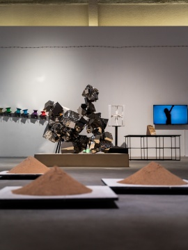 后 《基本粒子 6#》,展望,手工拓制不銹鋼、鏡面不銹鋼板,122×133×98cm,2022
后 《基本粒子 6#》,展望,手工拓制不銹鋼、鏡面不銹鋼板,122×133×98cm,2022