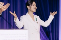 鐵西區的法蘭西勛章：徐比莉的藝術與文學騎士之路