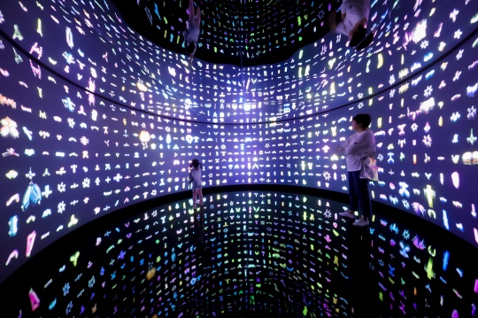 英國先鋒團體UE登陸798CUBE，中國首展構(gòu)建數(shù)字時代的沉浸藝術(shù)現(xiàn)場