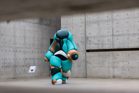 《未來的你：行走的進化》Universal Everything個展，展覽現(xiàn)場，798CUBE，2025
